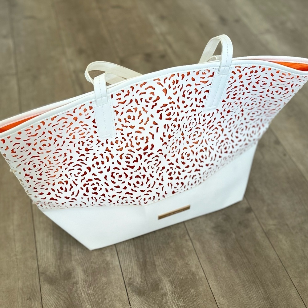 Vince Camuto White Vegan Leather Tote with laser cuts - Picture 13 of 16